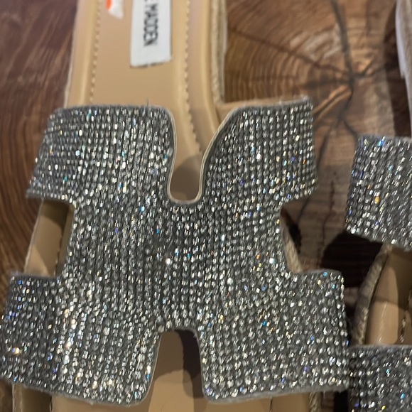 RESORT/Vacation  Steve Madden Sparkling Rhinestone “H” Sandals- NWOT 8.5 - Picture 4 of 4